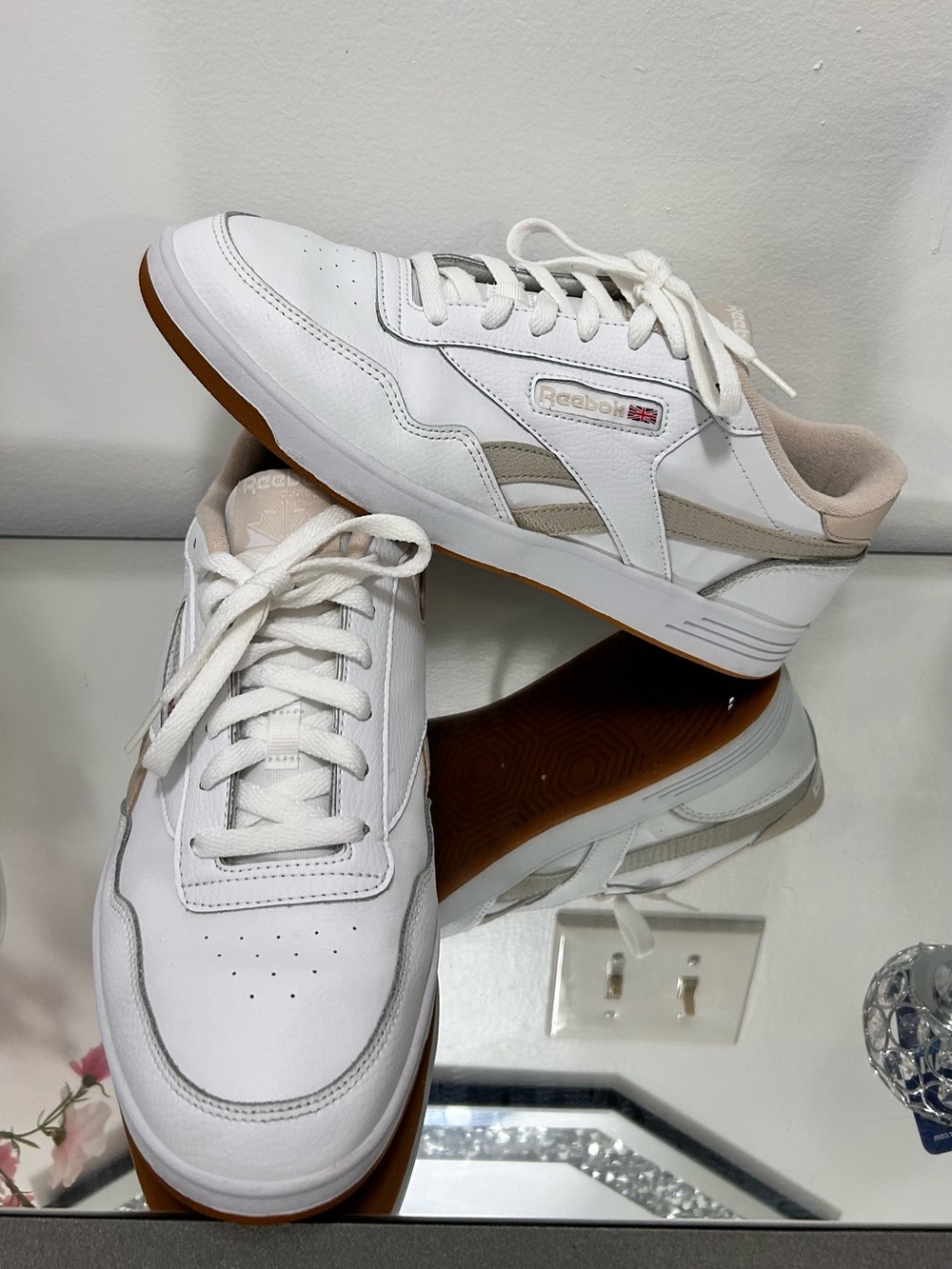 Reebok Classic Court Retro Gum Sole Sneakers Men’s 11 Beige White